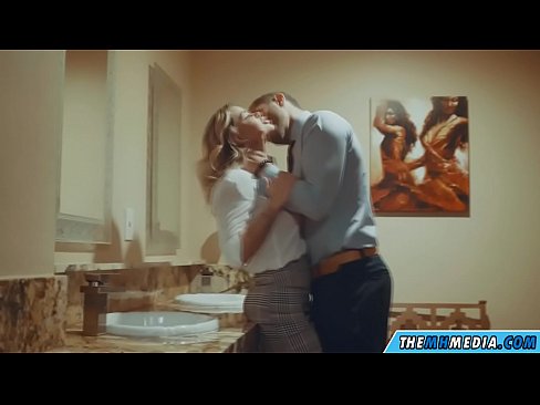 ❤️ ໃນເວລາທີ່ຜິວເນື້ອສີຂາວ busty seduces ທ່ານຢູ່ໃນຫ້ອງນ້ໍາສາທາລະນະ ຮູບໂປ້ຍາກ ຢູ່ພວກເຮົາ